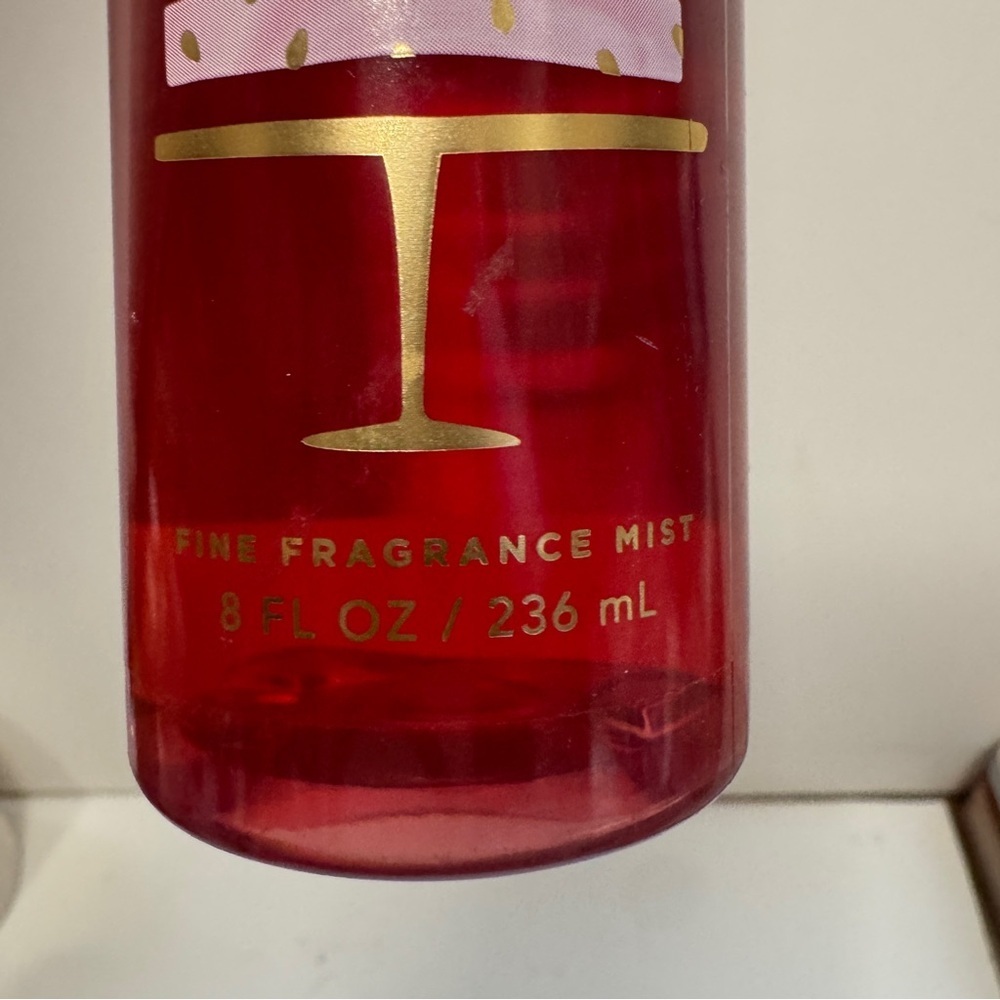 Bath Body Strawberry Pound Cake Mist 8OZ - Picture 3 of 3